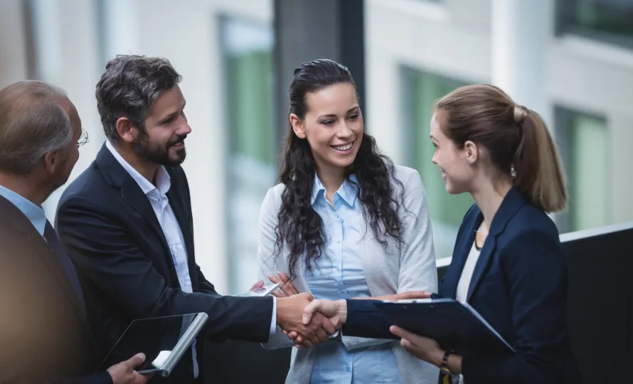 businesspeople-having-discussion-office 1