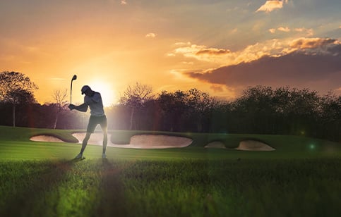 Disfruta de una buena partida de golf en el YCC