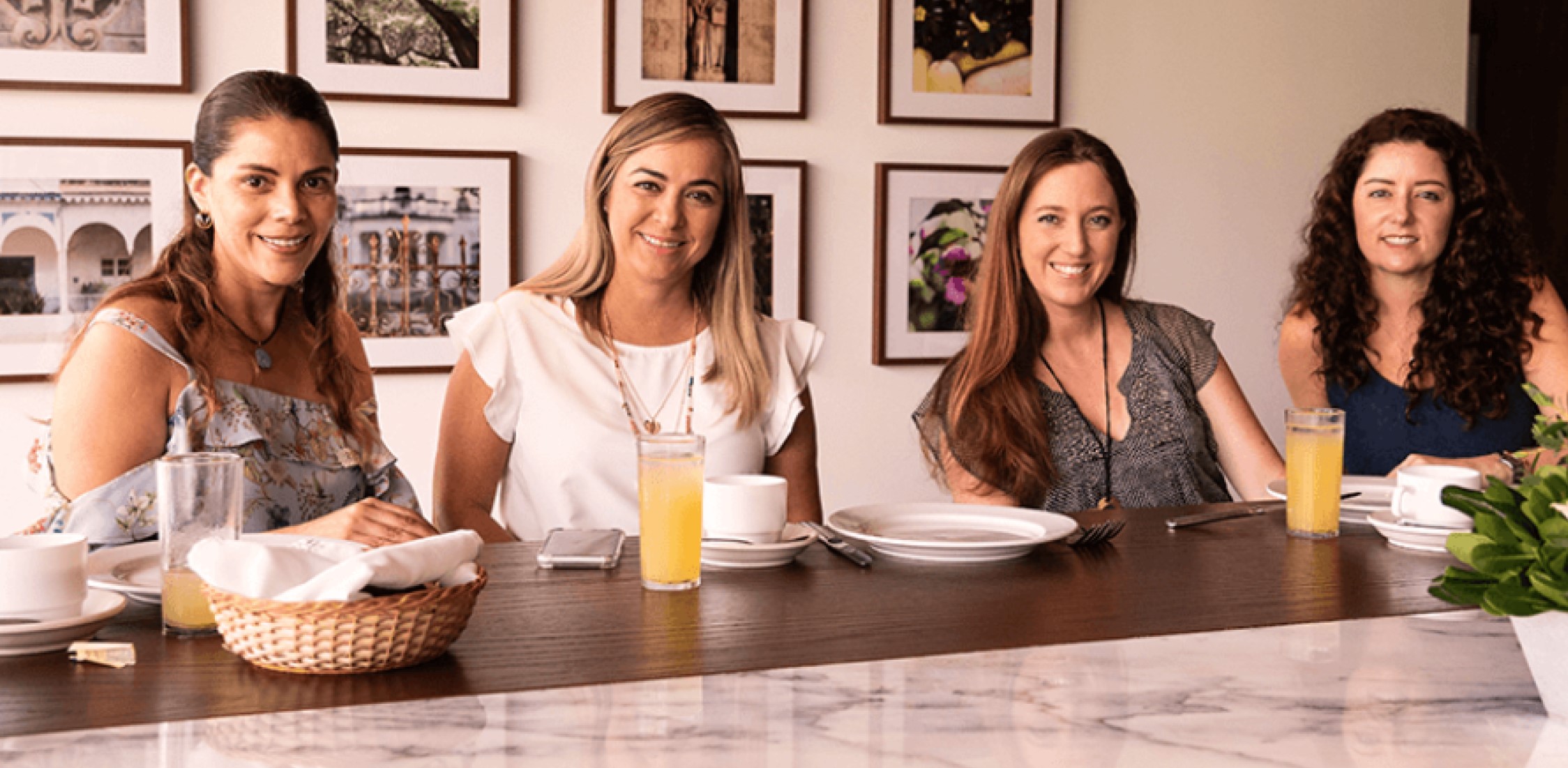 Desayuno social en Vía Montejo